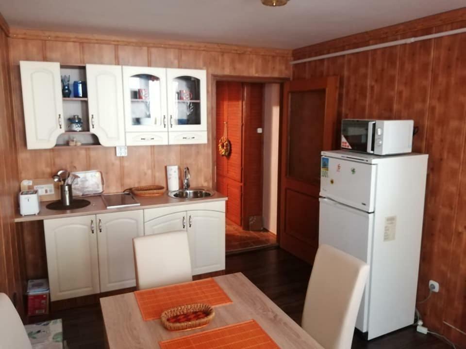 Kiscsillag Apartman Harkany Exterior photo